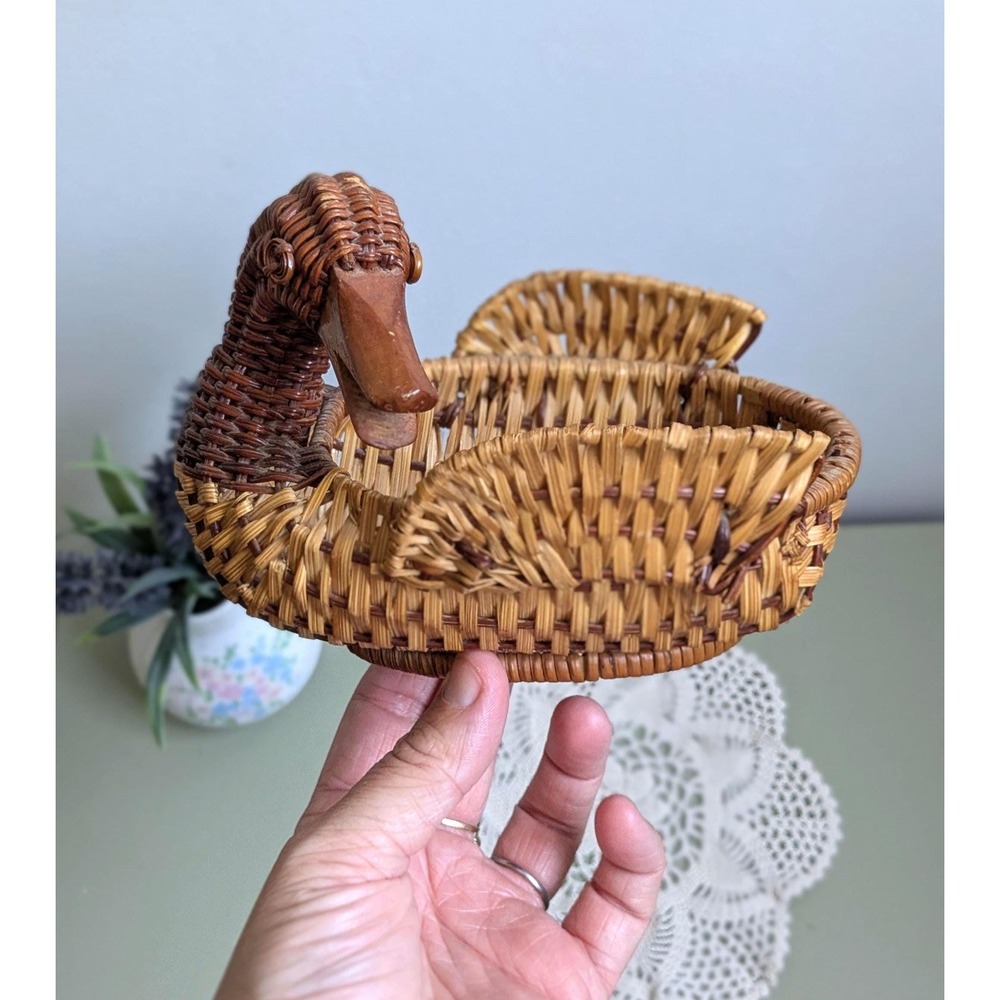 Vintage‎ Wicker Duck Basket, Handwoven Rattan Duck Basket, Rustic Farmhouse